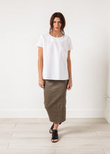 Load image into Gallery viewer, Pleat Back Blouse in White - white