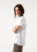 Load image into Gallery viewer, Pleat Back Blouse in White - white