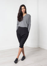 Load image into Gallery viewer, Woven Bermuda Short - red