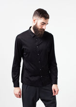 Load image into Gallery viewer, Scotland Button-Up in Black - gray