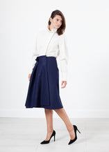 Load image into Gallery viewer, Full Collar Poplin Blouse in Off White - apricot