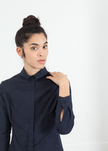 Load image into Gallery viewer, Wrinkled Tux Shirt in Navy - pink
