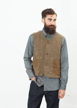 Load image into Gallery viewer, Work Vest in Tan - black