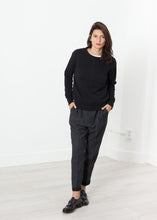 Load image into Gallery viewer, Loopwheeler Sweatshirt in Black - red