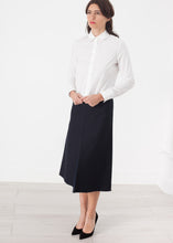 Load image into Gallery viewer, Tulle Pleat Skirt in Navy - green