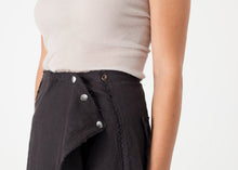 Load image into Gallery viewer, Wrap Snap Skirt in Black - apricot