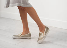 Load image into Gallery viewer, Las Vegas Slip On - indigo