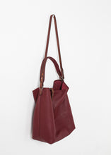Load image into Gallery viewer, Pretty Grooming Bag - purple