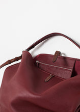 Load image into Gallery viewer, Pretty Grooming Bag - purple