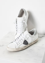 Load image into Gallery viewer, Low Top Sneaker - white