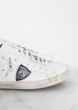 Load image into Gallery viewer, Low Top Sneaker - white