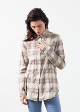 Load image into Gallery viewer, Standard Shirt - apricot