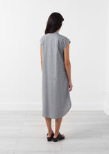 Load image into Gallery viewer, Embraced Tunic - black
