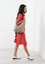 Load image into Gallery viewer, Pretty Grooming Bag - green