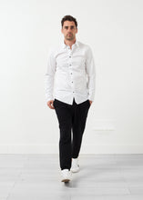 Load image into Gallery viewer, Moun Button Up - white