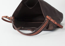 Load image into Gallery viewer, Pretty Grooming Bag - indigo