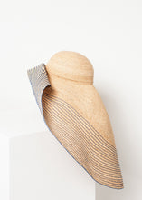 Load image into Gallery viewer, Spinner Hat - white