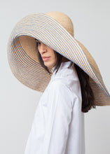 Load image into Gallery viewer, Spinner Hat - white