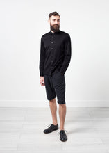Load image into Gallery viewer, Scotland Button-Up in Black - gray
