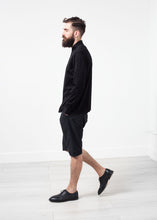 Load image into Gallery viewer, Scotland Button-Up in Black - gray
