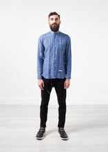 Load image into Gallery viewer, Linen Button Up in Blue Diamond - white
