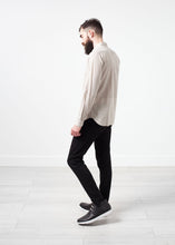 Load image into Gallery viewer, Patterned Button Up in Beige - brown
