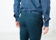 Load image into Gallery viewer, Diamond Weave Trouser in Sky - purple
