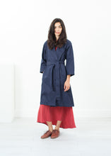 Load image into Gallery viewer, Sateen Trench in Navy - green
