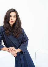 Load image into Gallery viewer, Sateen Trench in Navy - green

