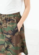 Load image into Gallery viewer, Military Skirt in Camo - violet
