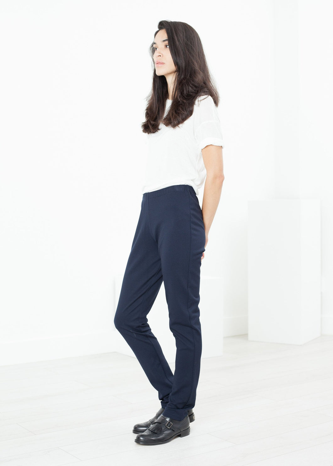 Easy Slim Pant in Navy - green