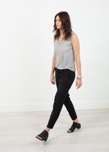 Load image into Gallery viewer, Stretch Fitted Pant in Black - apricot
