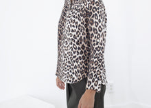 Load image into Gallery viewer, Madame L Blouse in Leopard - brown
