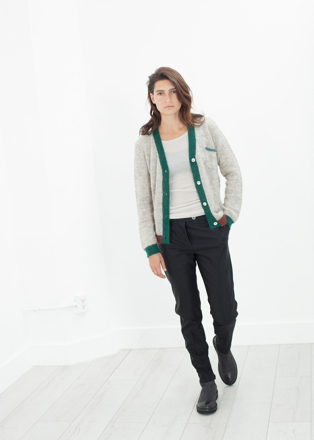 Girlfriend Trouser in Black - pink