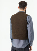 Load image into Gallery viewer, Kobe Vest in Brown - pink
