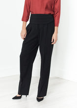 Load image into Gallery viewer, Pleated Waistband Trouser in Black - apricot

