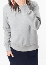 Load image into Gallery viewer, Loopwheeler Sweatshirt in Grey - indigo
