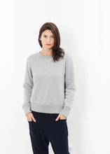 Load image into Gallery viewer, Loopwheeler Sweatshirt in Grey - indigo
