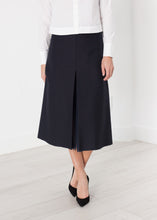 Load image into Gallery viewer, Tulle Pleat Skirt in Navy - green
