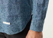 Load image into Gallery viewer, Floral Button-Up in Blue - green
