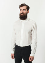 Load image into Gallery viewer, Hempel Shirt in White - violet
