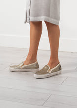 Load image into Gallery viewer, Las Vegas Slip On - indigo
