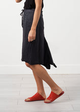 Load image into Gallery viewer, Double Pocket Skirt - violet
