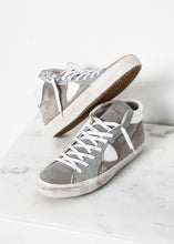 Load image into Gallery viewer, High Top Sneaker - apricot
