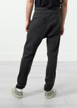 Load image into Gallery viewer, Ruven Pant in Drop Crotch - green
