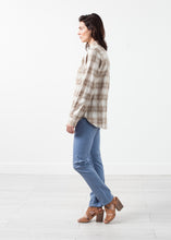 Load image into Gallery viewer, Standard Shirt - apricot
