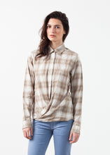 Load image into Gallery viewer, Standard Shirt - apricot
