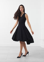Load image into Gallery viewer, V-Neck Dress - green
