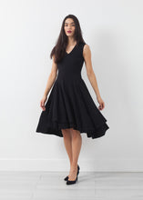 Load image into Gallery viewer, V-Neck Dress - green
