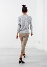 Load image into Gallery viewer, Striped Pullover - white
